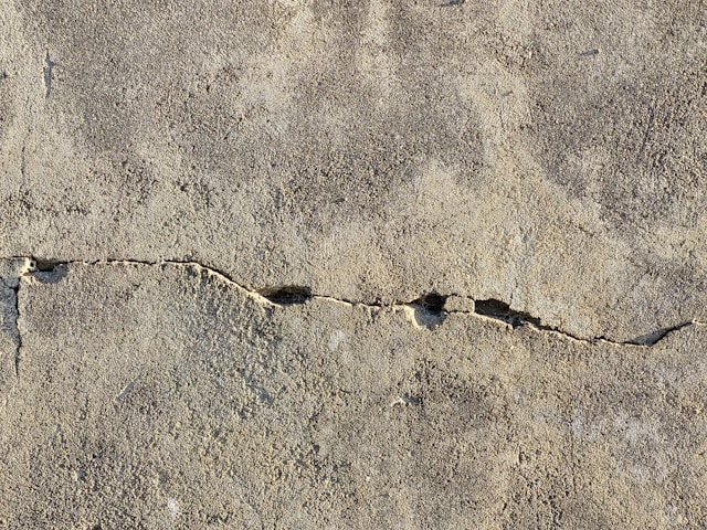 Cracked Walkway? Here’s When You Need Concrete Repair in Eugene, OR